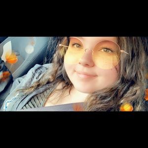 Meet your Posher, Breana